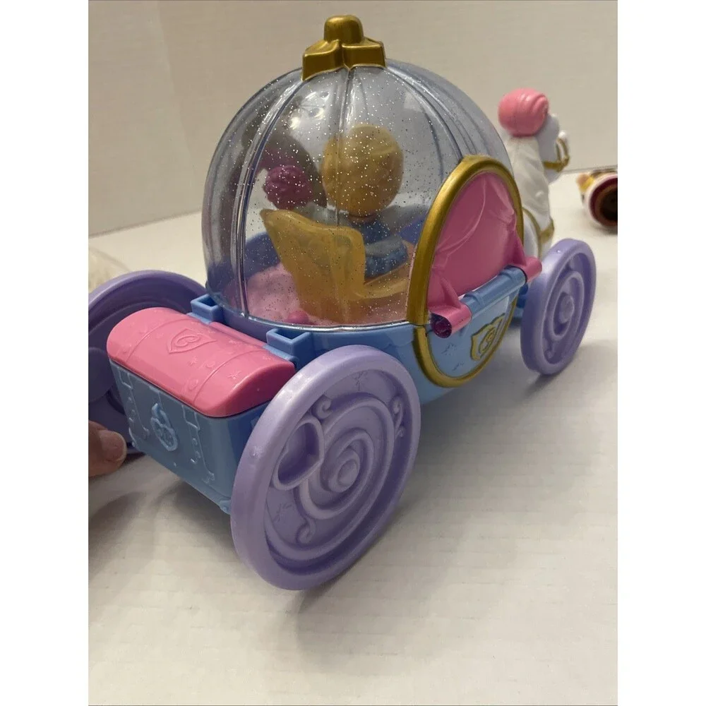 Fisher Price Little People Cinderella Carriage Lights & Sounds Works & 2 Figures